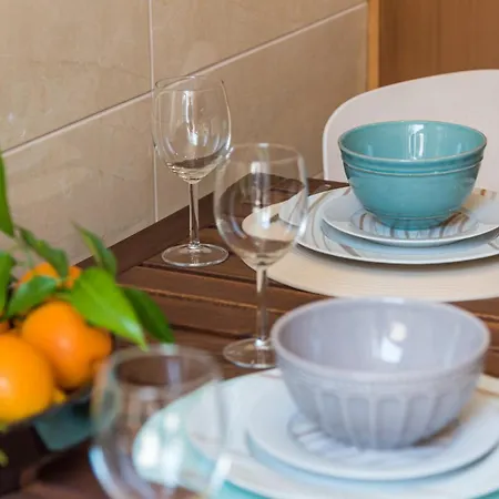 Guestready - Sunny Terrace In Downtown