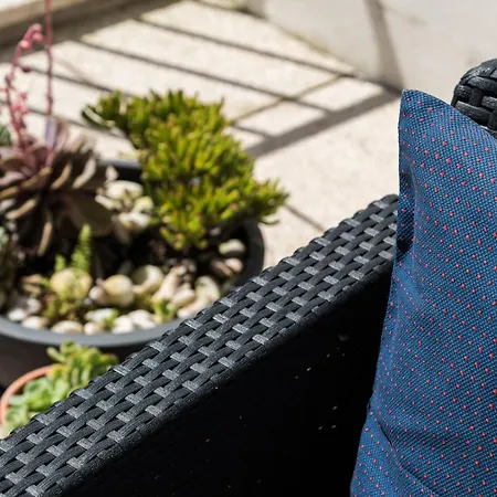 Guestready - Sunny Terrace In Downtown