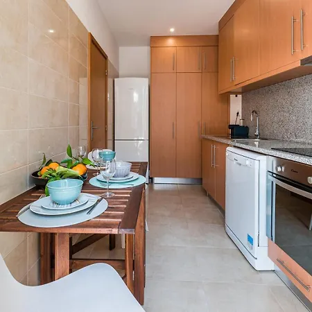 Guestready - Sunny Terrace In Downtown Apartment